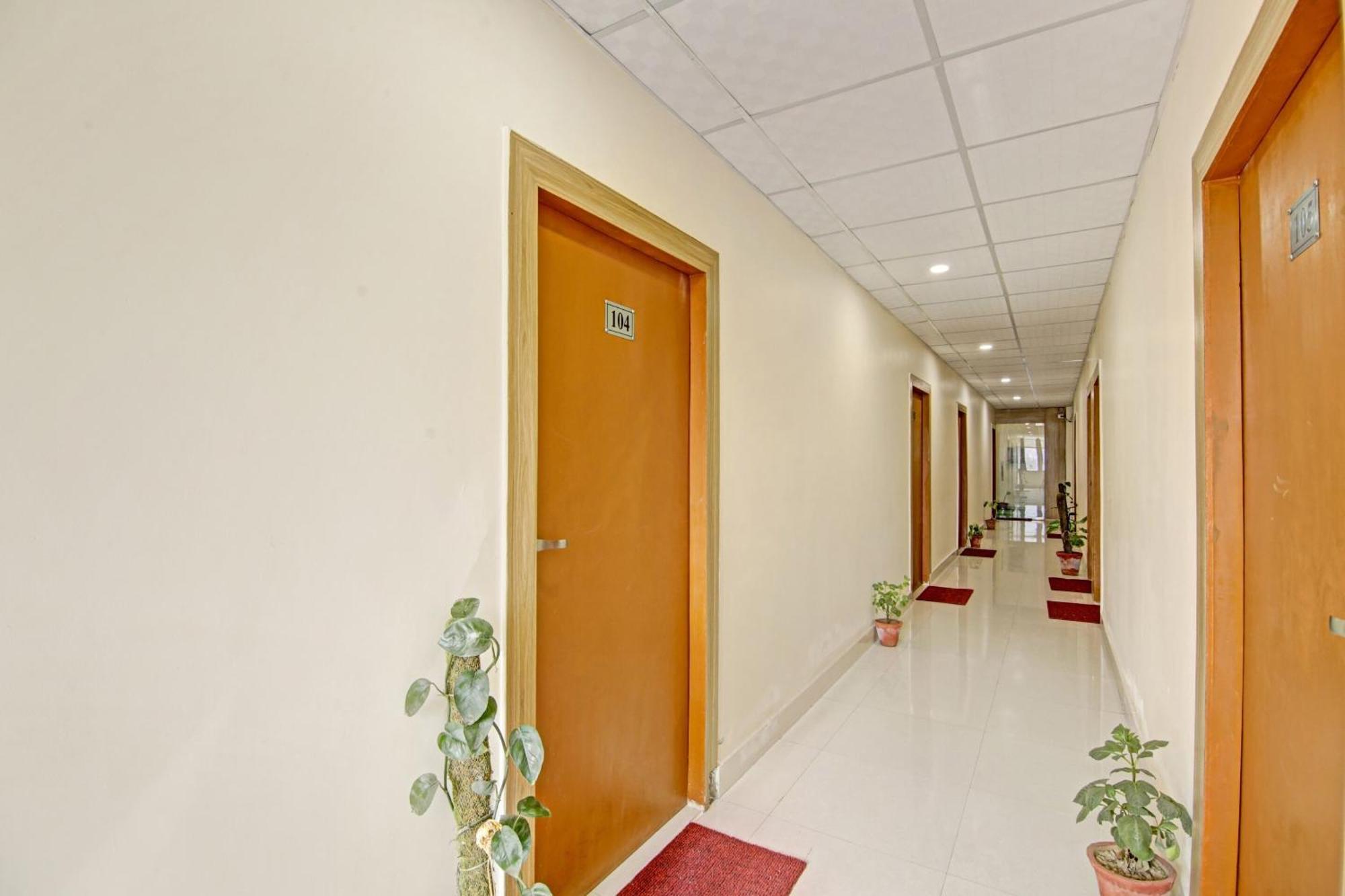 Oyo Flagship 80772 Hotel The Grand Rdc Ґазіабад Екстер'єр фото