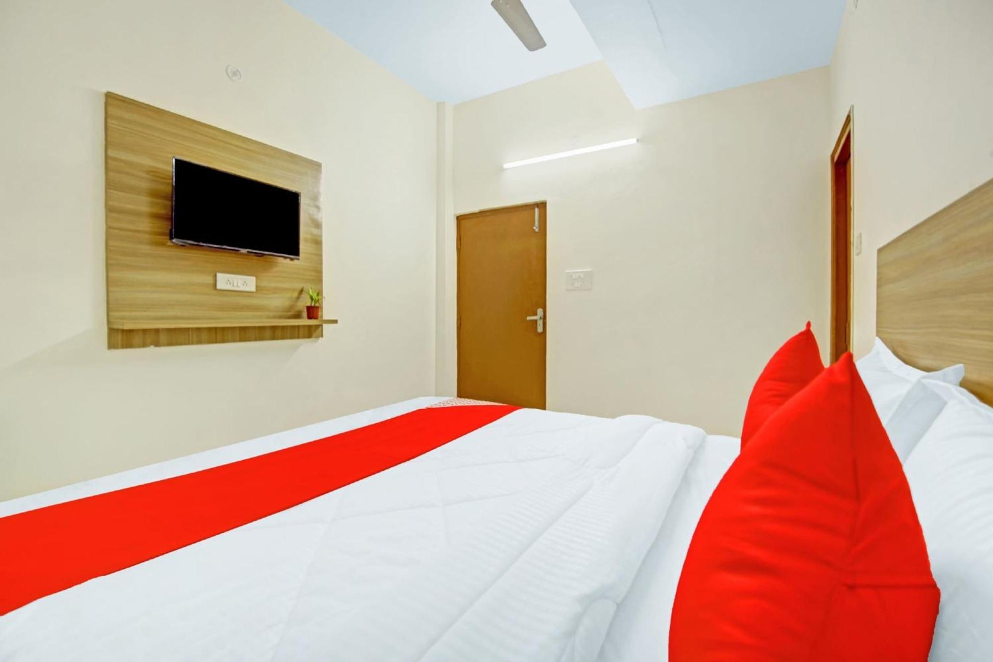 Oyo Flagship 80772 Hotel The Grand Rdc Ґазіабад Екстер'єр фото