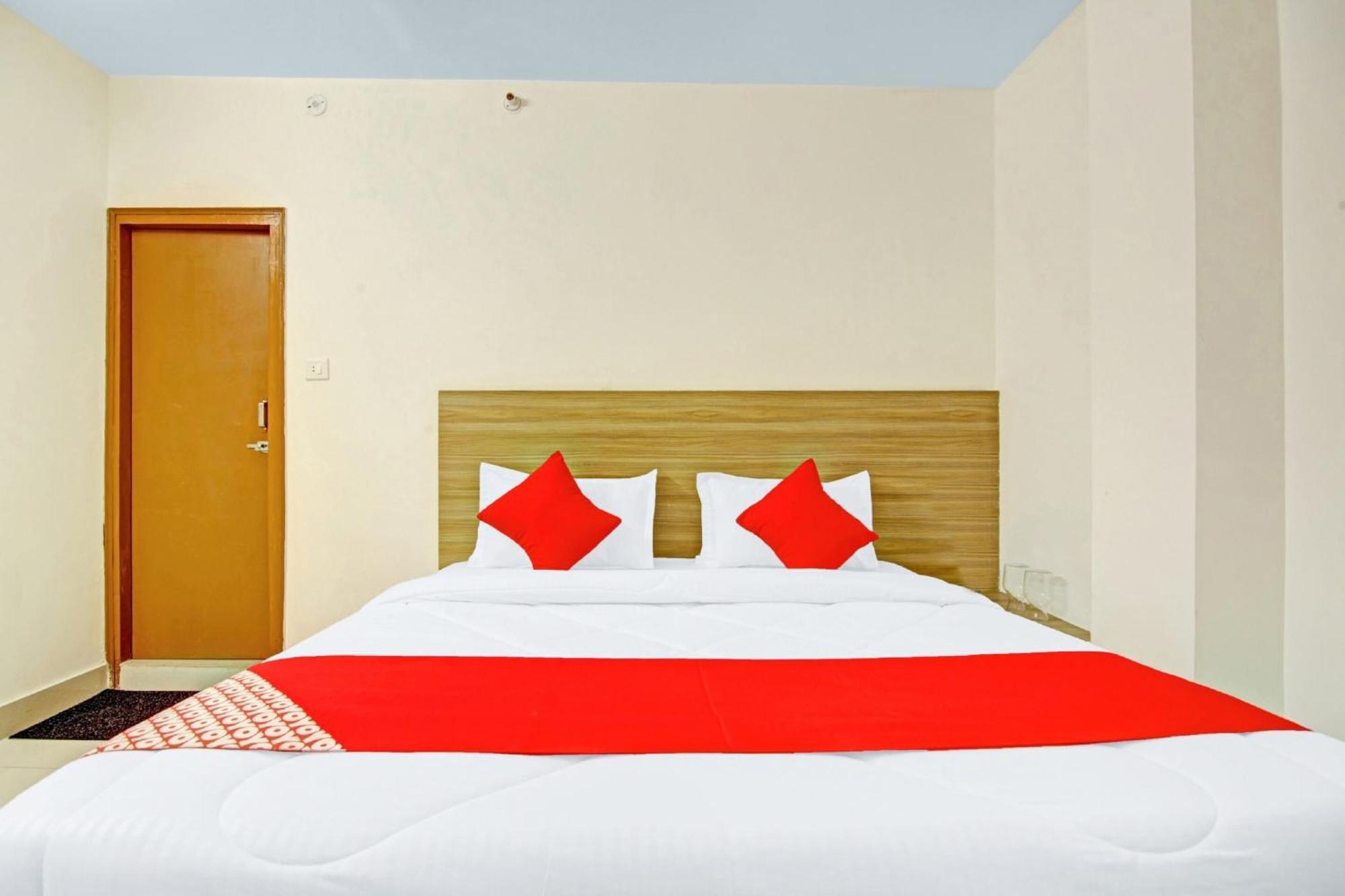 Oyo Flagship 80772 Hotel The Grand Rdc Ґазіабад Екстер'єр фото