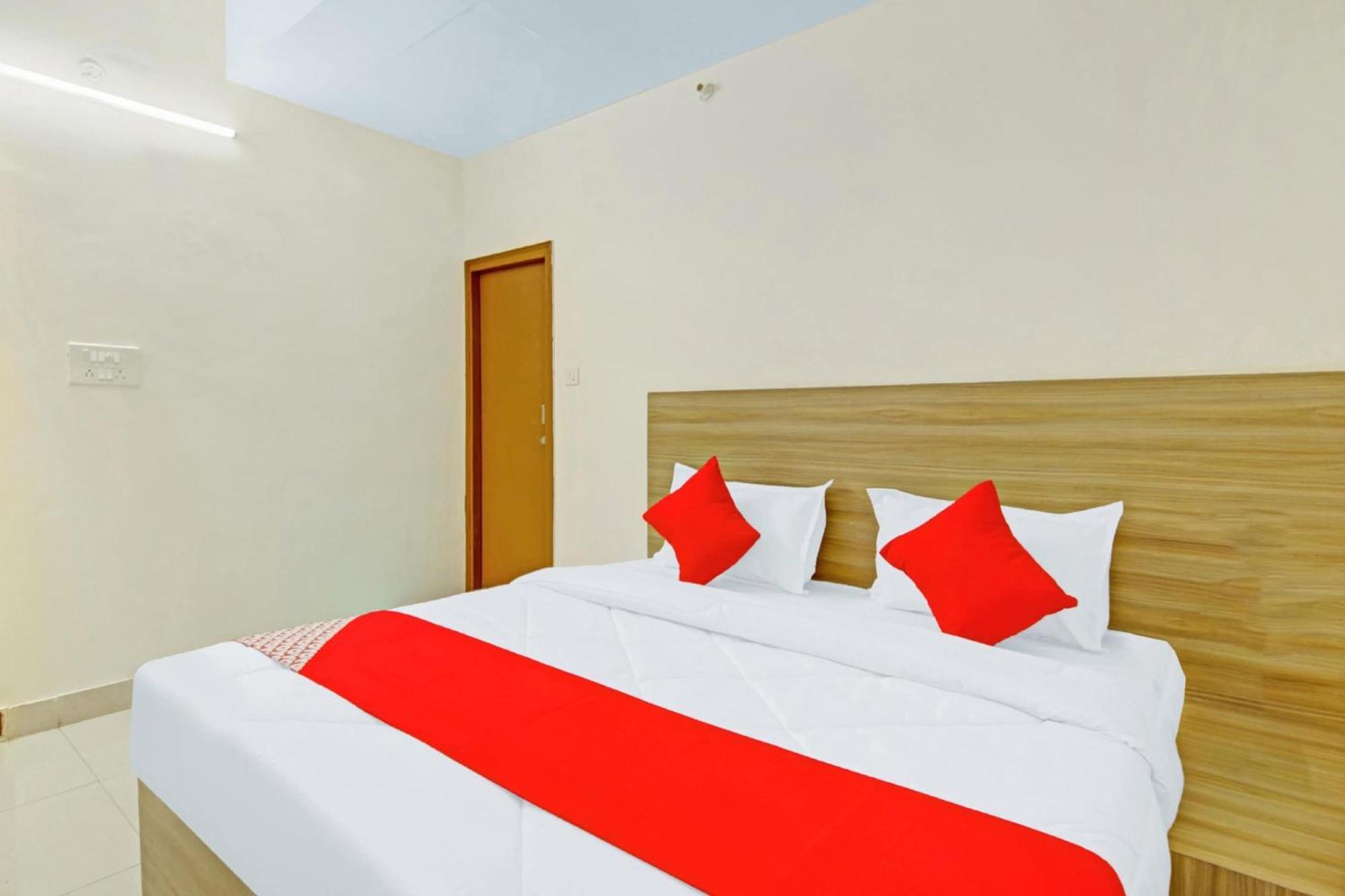 Oyo Flagship 80772 Hotel The Grand Rdc Ґазіабад Екстер'єр фото